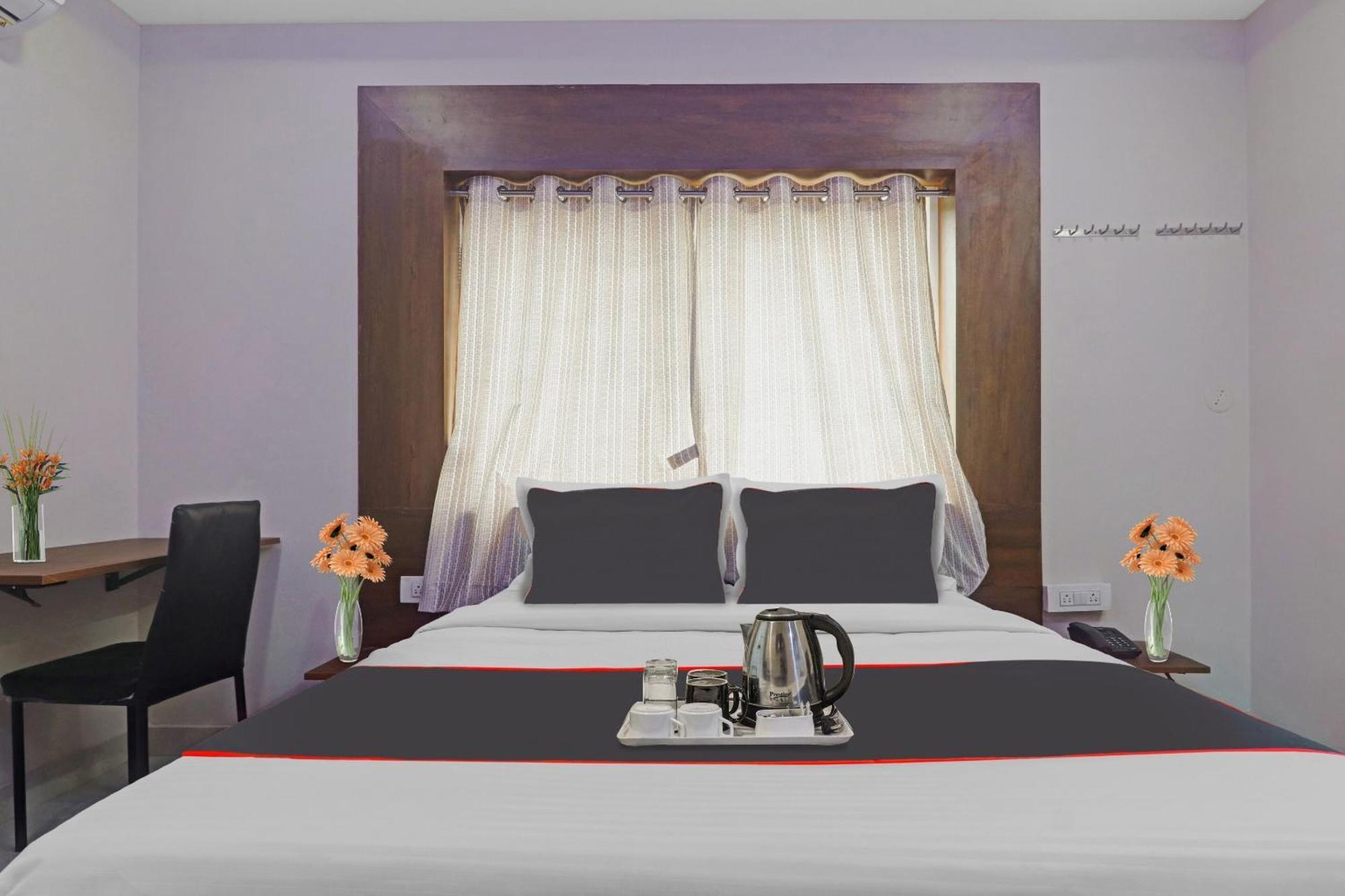 Super Capital O Srinika Inn Gachibowli Ngoại thất bức ảnh